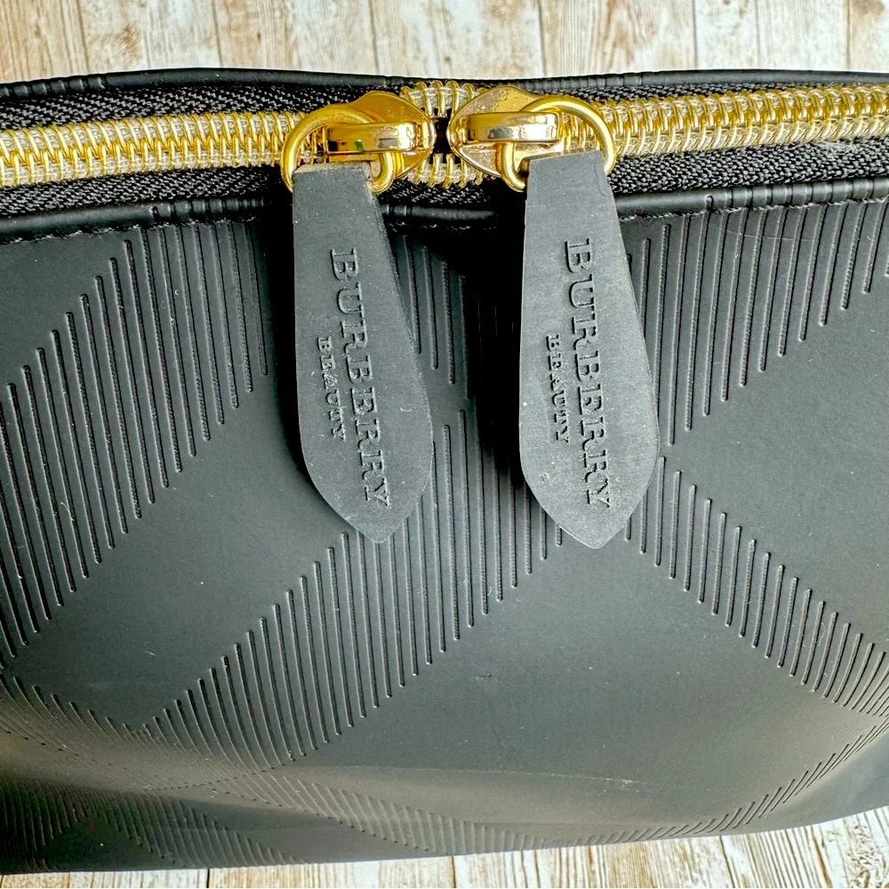 Burberry Beauty zippy pouch Makeup Cosmetic Bag Clutch